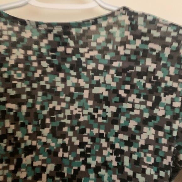 Covington Petite Size SP Multi Green Colored Blous - Picture 7 of 8